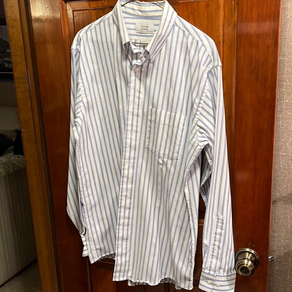 Vintage Arrow Dover long sleeve button down  dress shirt. Mens Size 16 1/2 34/35
